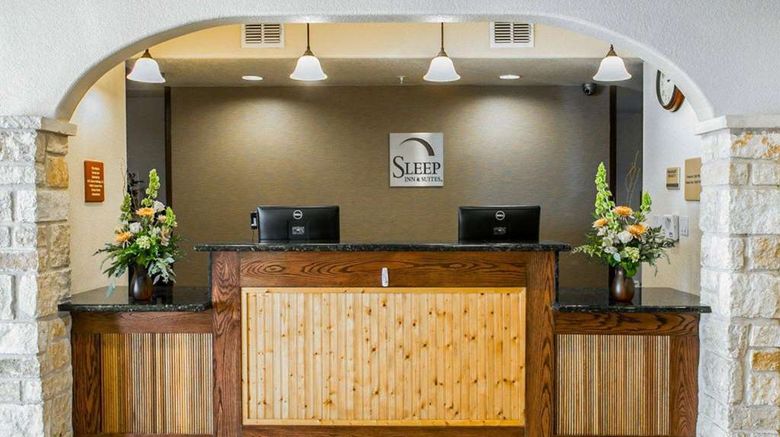 <b>Sleep Inn & Suites Lobby</b>. Images powered by <a href="https://iceportal.shijigroup.com/" title="IcePortal" target="_blank">IcePortal</a>.