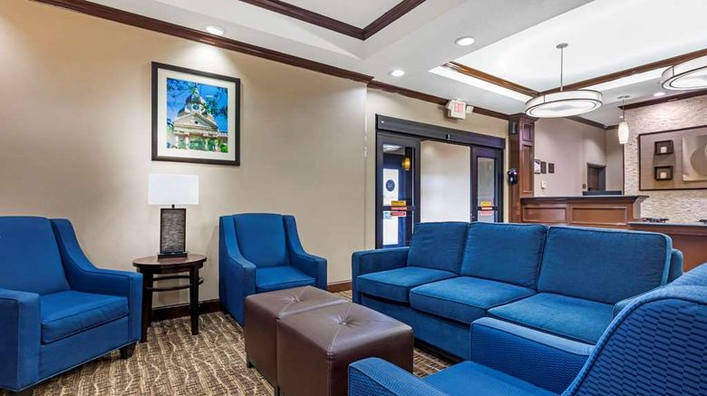 <b>Comfort Inn Lobby</b>. Images powered by <a href="https://iceportal.shijigroup.com/" title="IcePortal" target="_blank">IcePortal</a>.