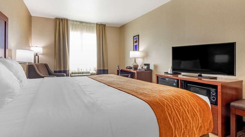 <b>Comfort Inn Room</b>. Images powered by <a href="https://iceportal.shijigroup.com/" title="IcePortal" target="_blank">IcePortal</a>.