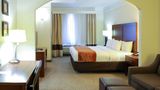 <b>Comfort Inn & Suites Suite</b>. Images powered by <a href="https://iceportal.shijigroup.com/" title="IcePortal" target="_blank">IcePortal</a>.