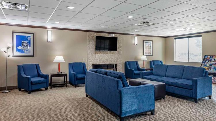 Comfort Suites Lobby