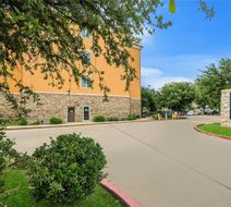 Comfort Suites Exterior