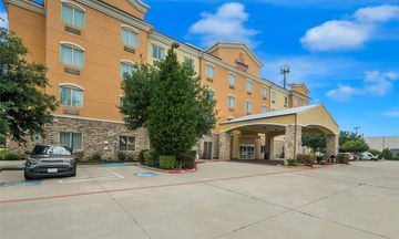 Comfort Suites