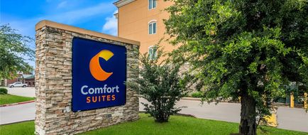 Comfort Suites Exterior