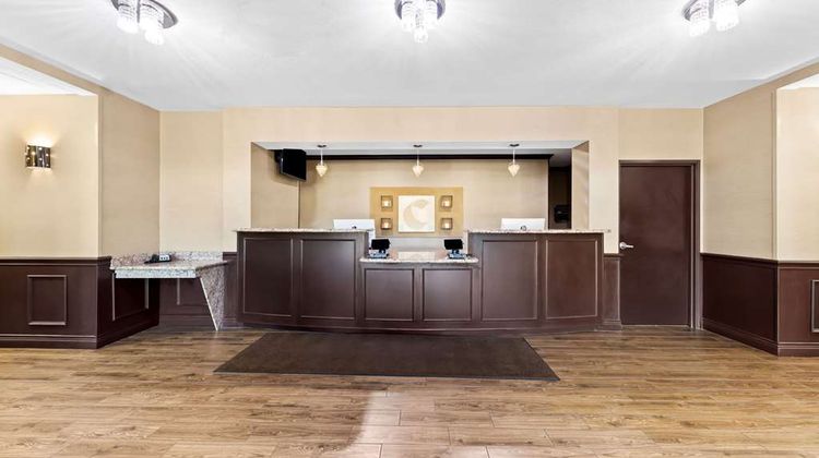 Comfort Inn & Suites Lobby