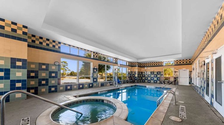 Comfort Inn & Suites Pool