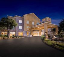 Comfort Inn & Suites Exterior