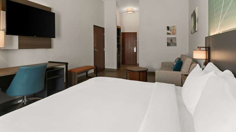 <b>Comfort Suites Granbury Suite</b>. Images powered by <a href="https://iceportal.shijigroup.com/" title="IcePortal" target="_blank">IcePortal</a>.