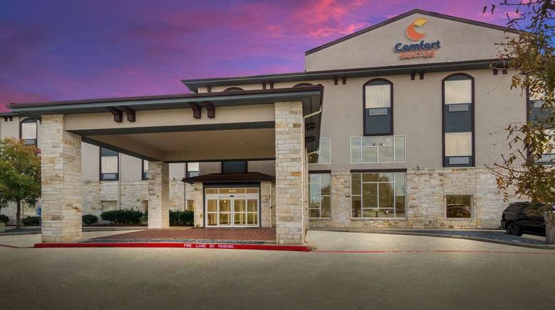 <b>Comfort Suites Granbury Exterior</b>. Images powered by <a href="https://iceportal.shijigroup.com/" title="IcePortal" target="_blank">IcePortal</a>.
