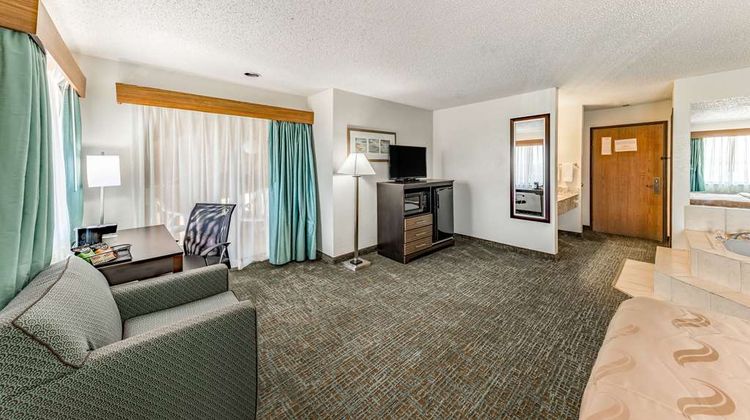Quality Inn Allen Suite