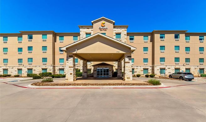 Comfort Suites Stone Oak Exterior