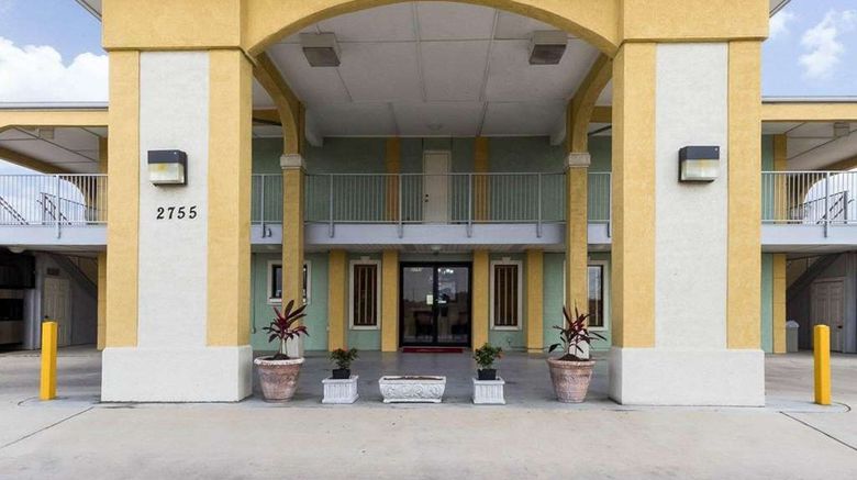 Econo Lodge  and  Suites Coliseum Exterior. Images powered by <a href="https://iceportal.shijigroup.com" target="_blank" rel="noopener">Ice Portal</a>.