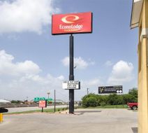 Econo Lodge & Suites Coliseum Exterior