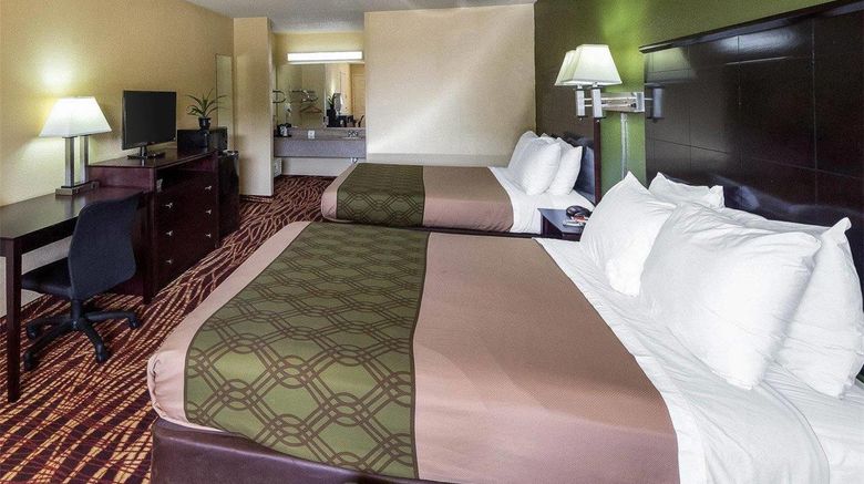 <b>Econo Lodge & Suites Coliseum Room</b>. Images powered by <a href="https://iceportal.shijigroup.com/" title="IcePortal" target="_blank">IcePortal</a>.