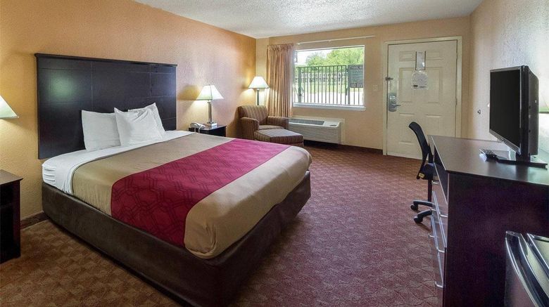 <b>Econo Lodge & Suites Coliseum Room</b>. Images powered by <a href="https://iceportal.shijigroup.com/" title="IcePortal" target="_blank">IcePortal</a>.