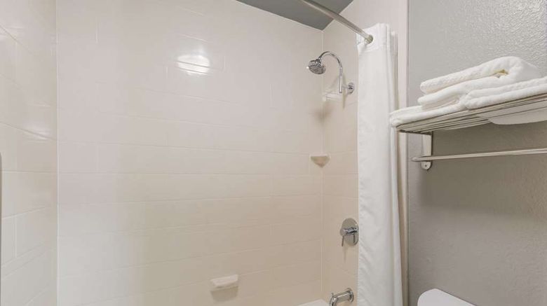 <b>Quality Inn Room</b>. Images powered by <a href="https://iceportal.shijigroup.com/" title="IcePortal" target="_blank">IcePortal</a>.