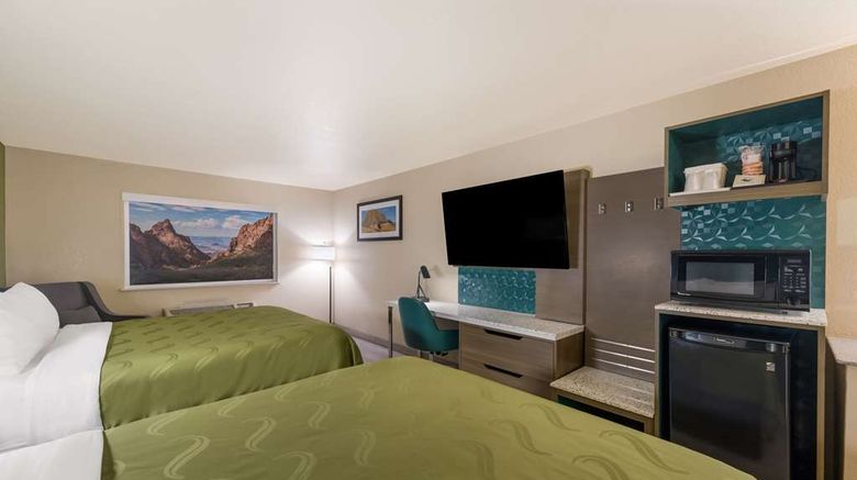 <b>Quality Inn Suite</b>. Images powered by <a href="https://iceportal.shijigroup.com/" title="IcePortal" target="_blank">IcePortal</a>.