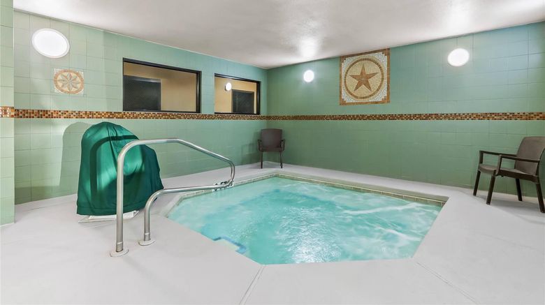 <b>Comfort Suites El Paso West Pool</b>. Images powered by <a href="https://iceportal.shijigroup.com/" title="IcePortal" target="_blank">IcePortal</a>.