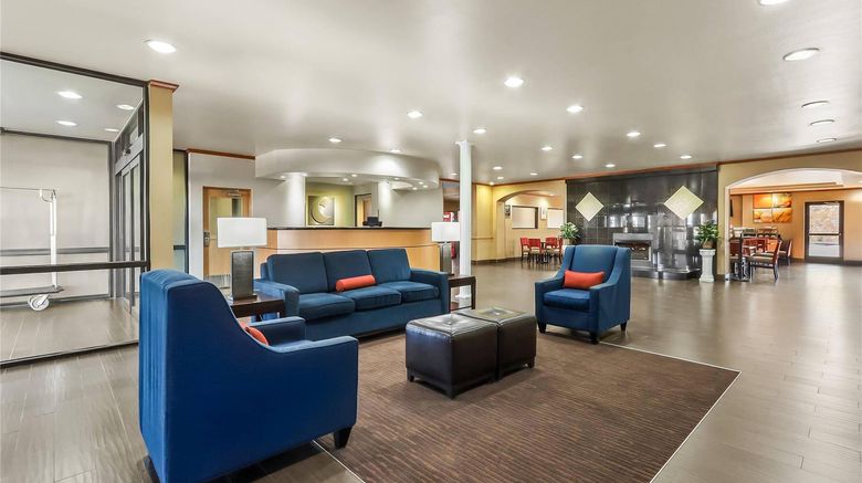 <b>Comfort Suites El Paso West Lobby</b>. Images powered by <a href="https://iceportal.shijigroup.com/" title="IcePortal" target="_blank">IcePortal</a>.