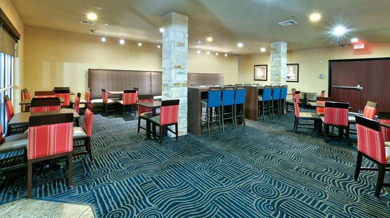 <b>Comfort Suites Arlington Restaurant</b>. Images powered by <a href="https://iceportal.shijigroup.com/" title="IcePortal" target="_blank">IcePortal</a>.