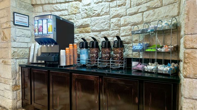 <b>Comfort Suites Arlington Restaurant</b>. Images powered by <a href="https://iceportal.shijigroup.com/" title="IcePortal" target="_blank">IcePortal</a>.