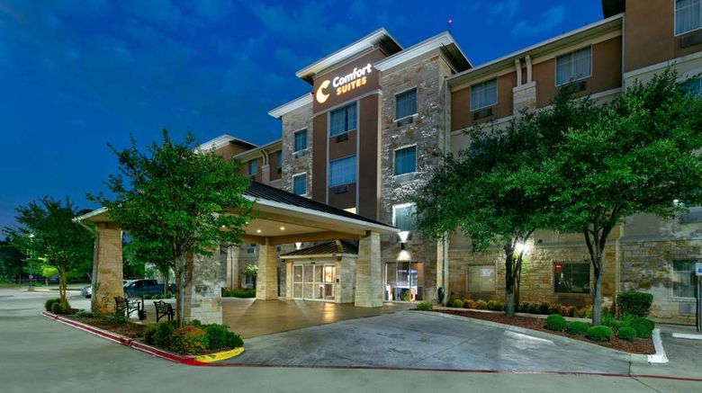 <b>Comfort Suites Arlington Exterior</b>. Images powered by <a href="https://iceportal.shijigroup.com/" title="IcePortal" target="_blank">IcePortal</a>.