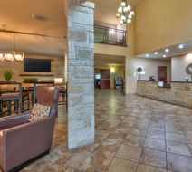 Comfort Suites Arlington Lobby