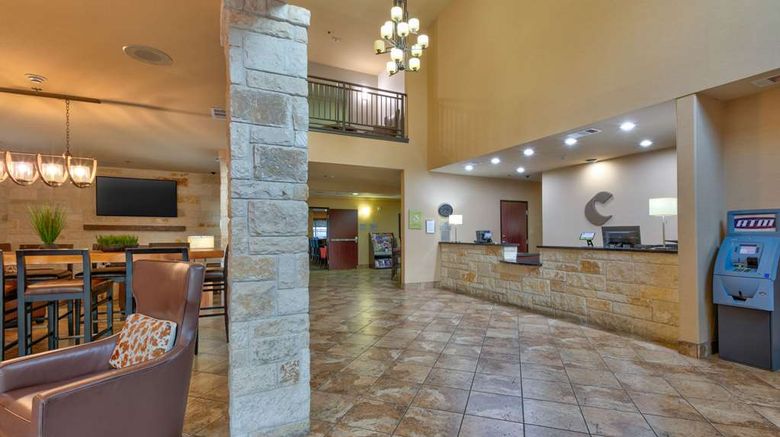<b>Comfort Suites Arlington Lobby</b>. Images powered by <a href="https://iceportal.shijigroup.com/" title="IcePortal" target="_blank">IcePortal</a>.