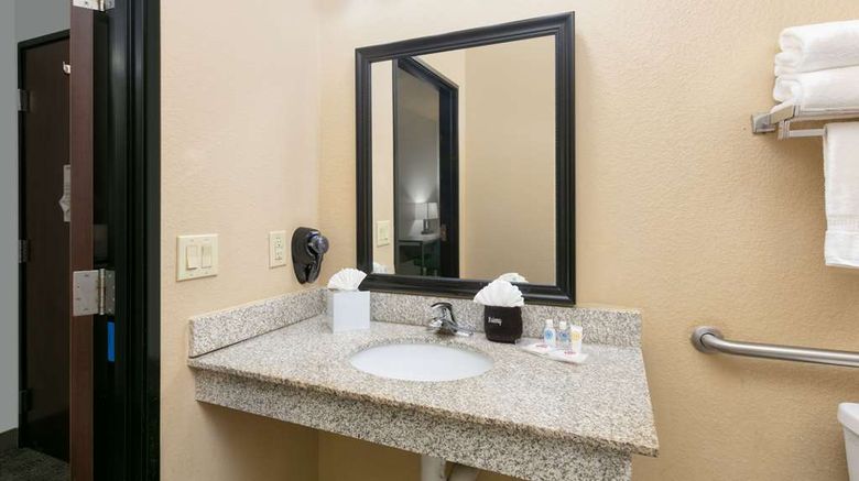 <b>Comfort Suites Arlington Room</b>. Images powered by <a href="https://iceportal.shijigroup.com/" title="IcePortal" target="_blank">IcePortal</a>.