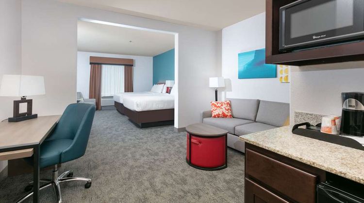 Comfort Suites Arlington Suite