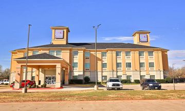 Sleep Inn & Suites University