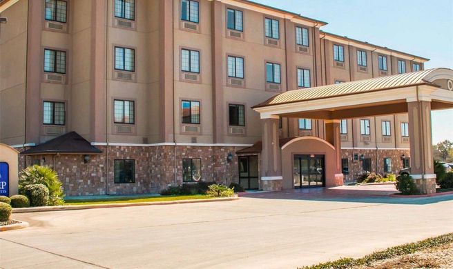 Sleep Inn & Suites at Six Flags Exterior
