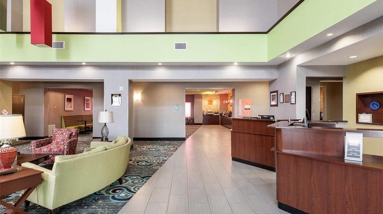 <b>Comfort Suites Lobby</b>. Images powered by <a href="https://iceportal.shijigroup.com/" title="IcePortal" target="_blank">IcePortal</a>.