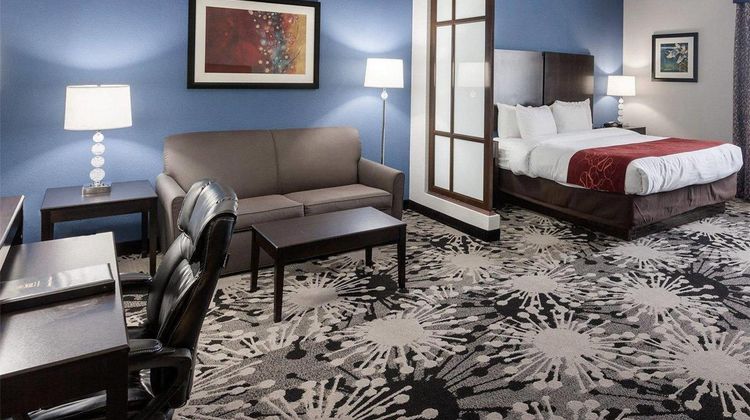 Comfort Suites Suite