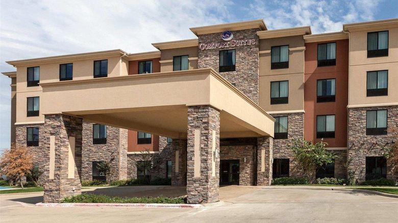 Comfort Suites Exterior. Images powered by <a href="https://iceportal.shijigroup.com" target="_blank" rel="noopener">Ice Portal</a>.