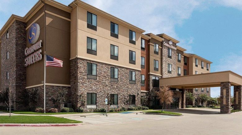 <b>Comfort Suites Exterior</b>. Images powered by <a href="https://iceportal.shijigroup.com/" title="IcePortal" target="_blank">IcePortal</a>.