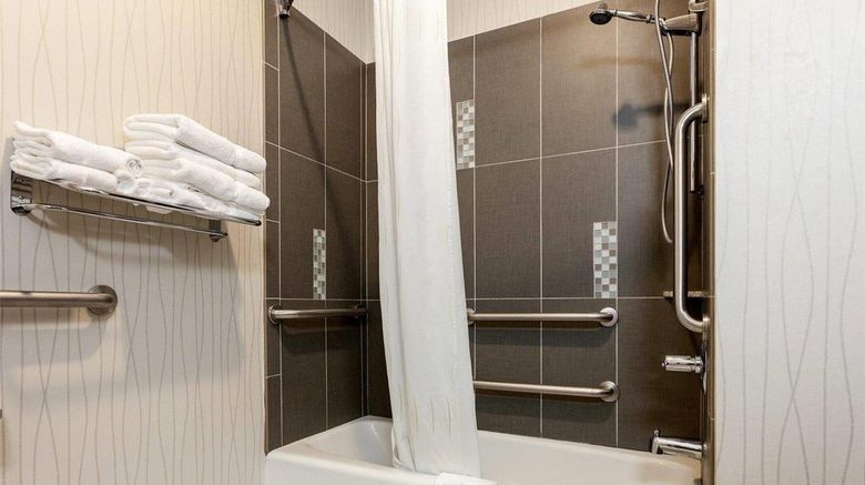 <b>Comfort Suites Room</b>. Images powered by <a href="https://iceportal.shijigroup.com/" title="IcePortal" target="_blank">IcePortal</a>.