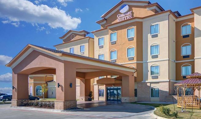 Comfort Suites at Lake Worth Exterior