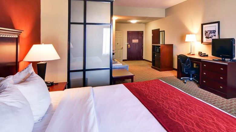 <b>Comfort Suites at Lake Worth Suite</b>. Images powered by <a href="https://iceportal.shijigroup.com/" title="IcePortal" target="_blank">IcePortal</a>.