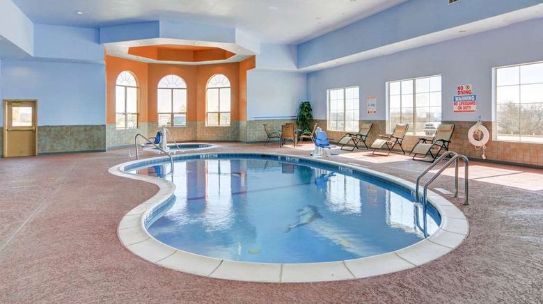 <b>Comfort Suites at Lake Worth Pool</b>. Images powered by <a href="https://iceportal.shijigroup.com/" title="IcePortal" target="_blank">IcePortal</a>.