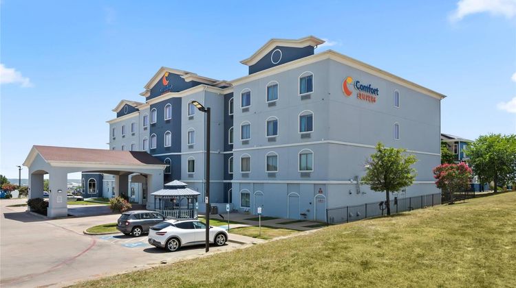 Comfort Suites at Lake Worth Exterior