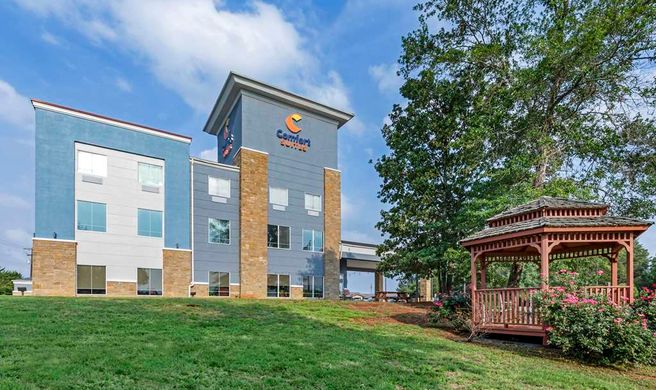 Comfort Suites Palestine Exterior