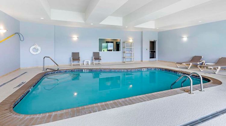Comfort Suites Palestine Pool