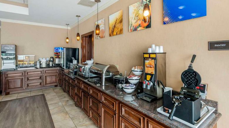 <b>Comfort Inn and Suites Fort Worth Restaurant</b>. Images powered by <a href="https://iceportal.shijigroup.com/" title="IcePortal" target="_blank">IcePortal</a>.