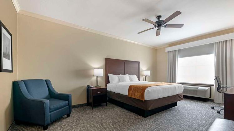 Comfort Inn and Suites Fort Worth Room