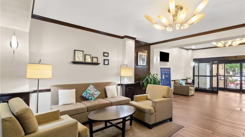 <b>Sleep Inn & Suites Bush Intercontinental Lobby</b>. Images powered by <a href="https://iceportal.shijigroup.com/" title="IcePortal" target="_blank">IcePortal</a>.