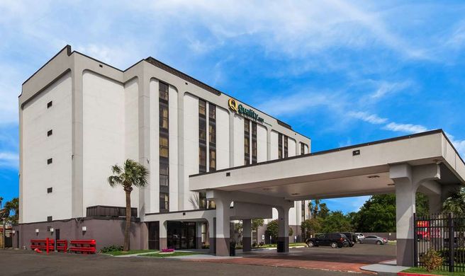 Quality Inn Houston East I-10 Exterior