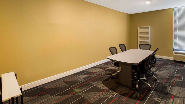 Quality Inn Houston East I-10 Meeting