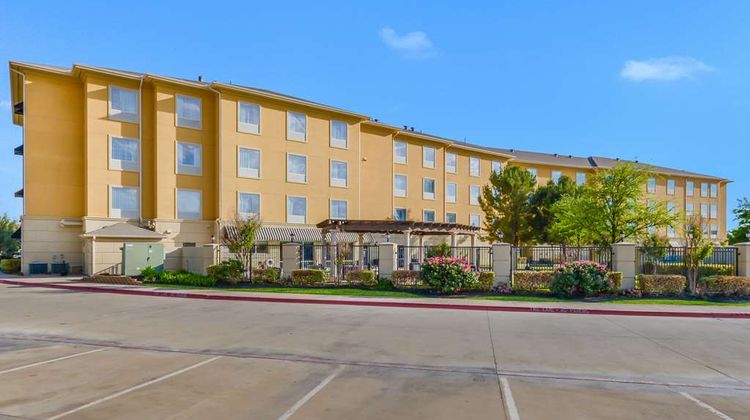 Sleep Inn & Suites Midland Exterior