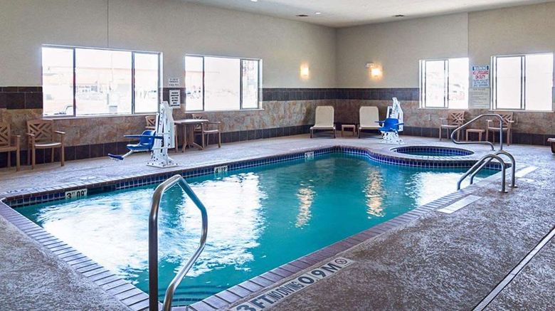 <b>Comfort Inn & Suites Pool</b>. Images powered by <a href="https://iceportal.shijigroup.com/" title="IcePortal" target="_blank">IcePortal</a>.